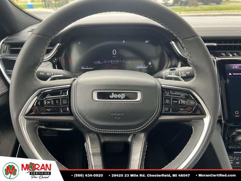 Used 2023 Jeep Grand Cherokee Overland AWD/4WD image 19