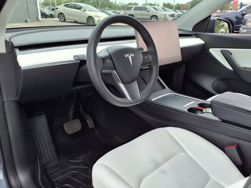 Used 2022 Tesla Model Y Long Range AWD/4WD image 24