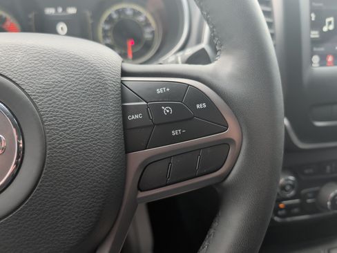 Used 2021 Jeep Cherokee Latitude Lux AWD/4WD image 18