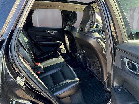 Used 2023 Volvo XC60 B5 Core AWD/4WD image 11
