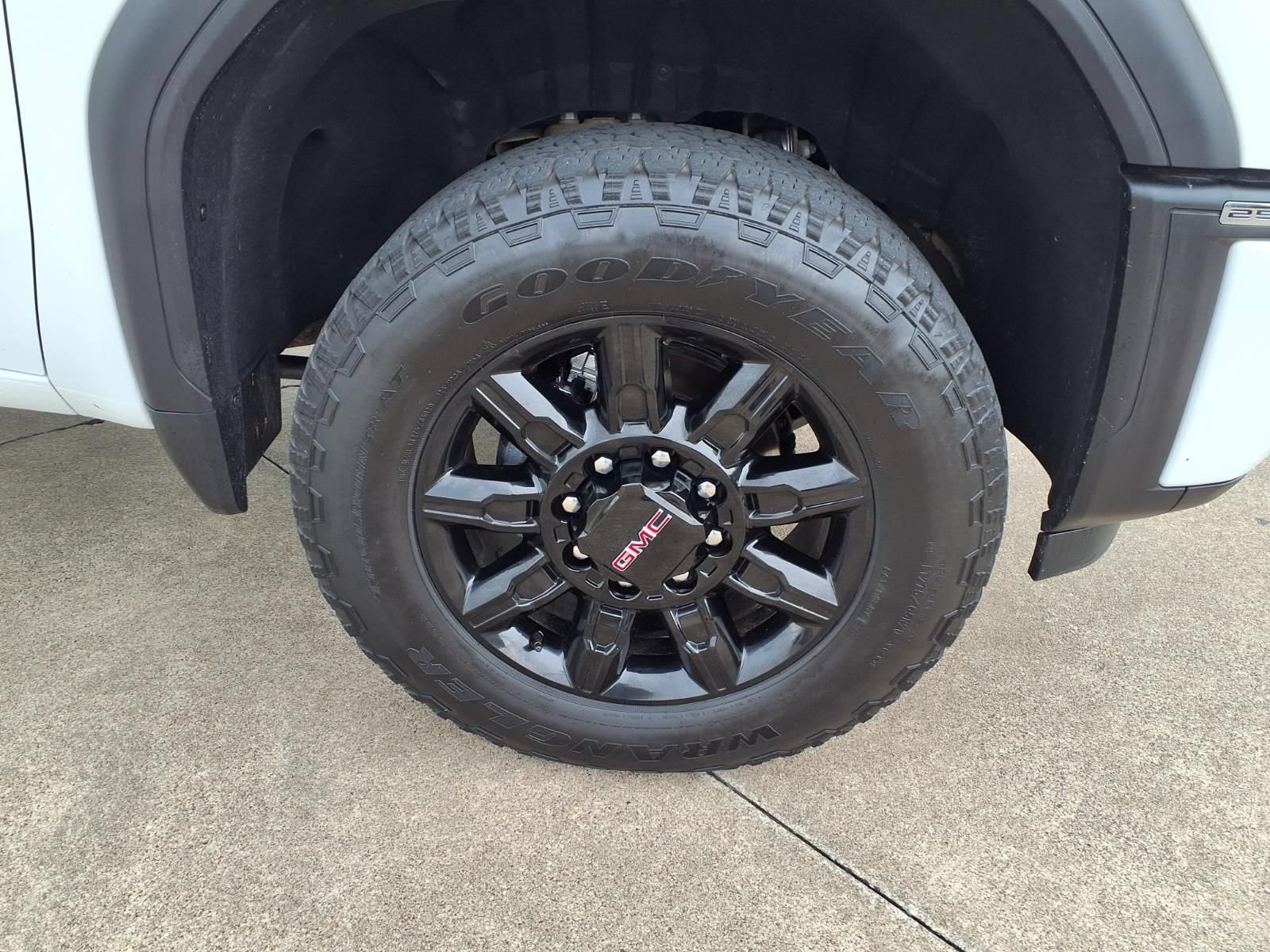 Used 2026 GMC Sierra 2500 AT4 AWD/4WD image 10