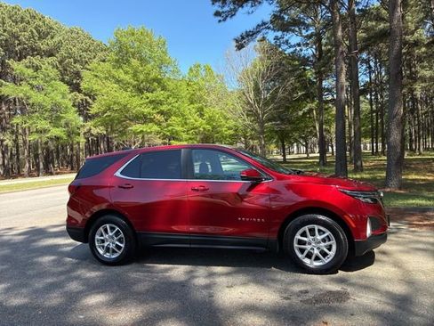 Used 2022 Chevrolet Equinox LT AWD/4WD image 3