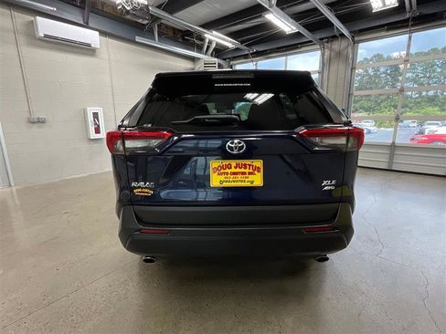Used 2021 Toyota RAV4 XLE Premium AWD/4WD image 4