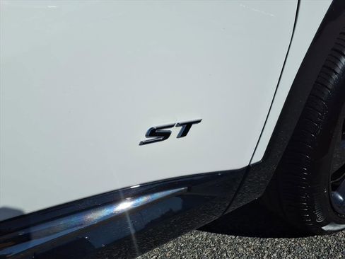 Used 2025 Buick Envision Sport Touring image 6