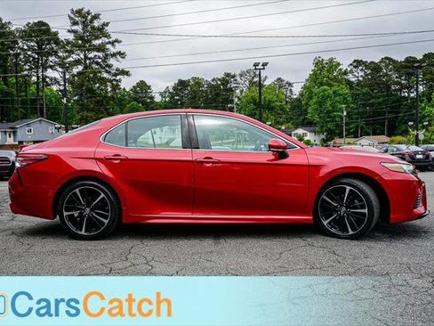 Used 2019 Toyota Camry XSE FWD image 2