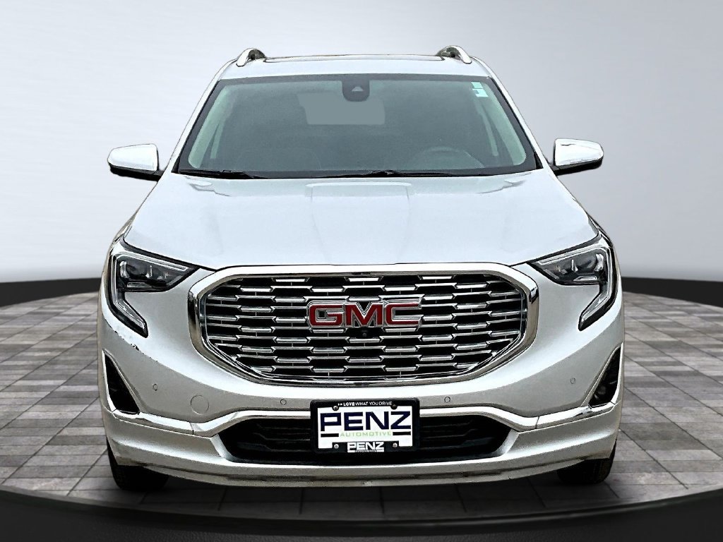 Used 2019 GMC Terrain Denali w/ Advanced Safety Package AWD/4WD image 2