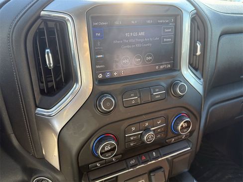 Used 2021 Chevrolet Silverado 2500 LT w/ Convenience Package image 14