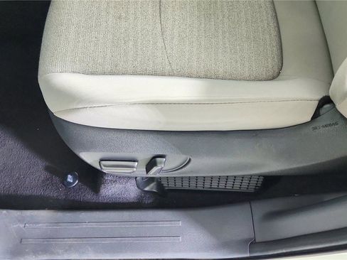 Used 2024 Toyota Sienna LE image 17