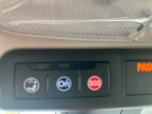 Used 2025 Buick Encore GX Avenir w/ Avenir Technology Package FWD image 20