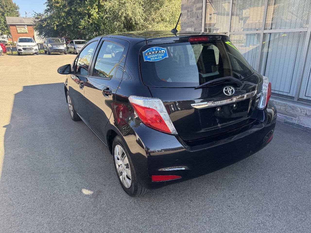 Used 2012 Toyota Yaris LE FWD image 3