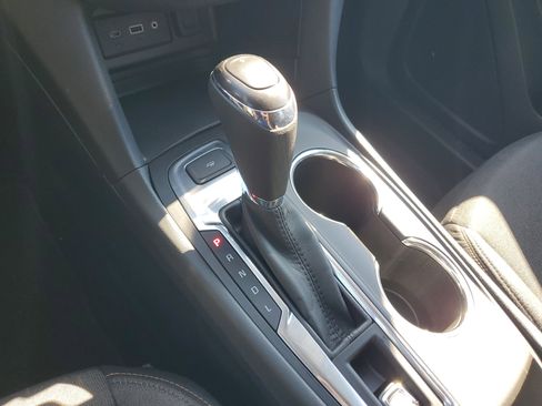 Used 2020 Chevrolet Equinox LT image 36