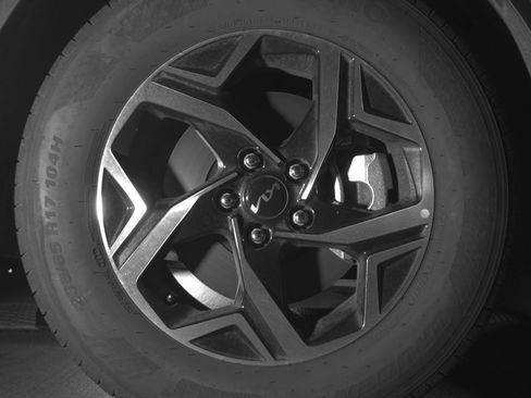 Used 2025 Kia Sportage LX image 13