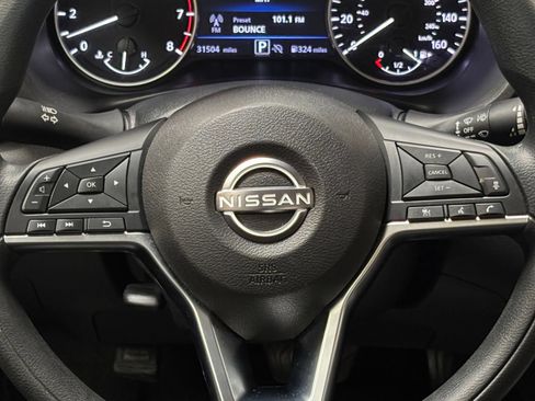 Used 2025 Nissan Sentra SV FWD image 21
