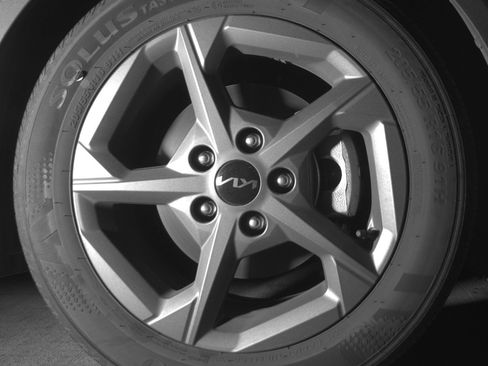 Used 2025 Kia K4 LXS image 13