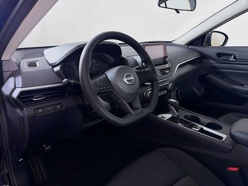 Certified 2025 Nissan Altima 2.5 S FWD image 7
