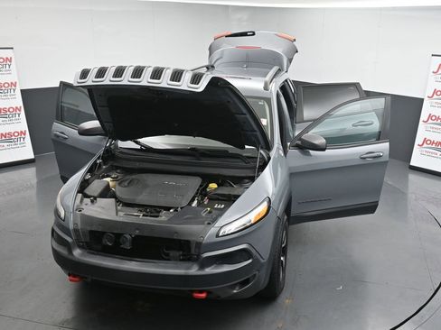Used 2014 Jeep Cherokee Trailhawk w/ Comfort/Convenience Group image 41