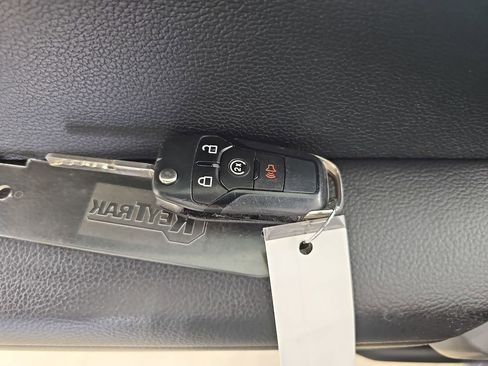 Used 2019 Ford F150 XLT w/ Equipment Group 302A Luxury AWD/4WD image 40