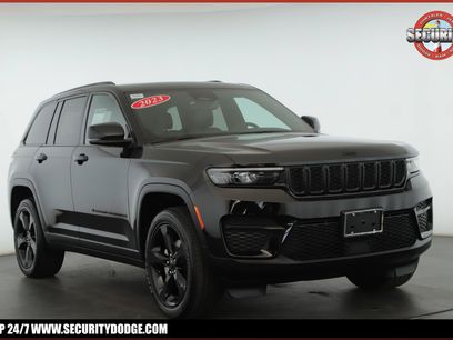 Used 2023 Jeep Grand Cherokee Altitude