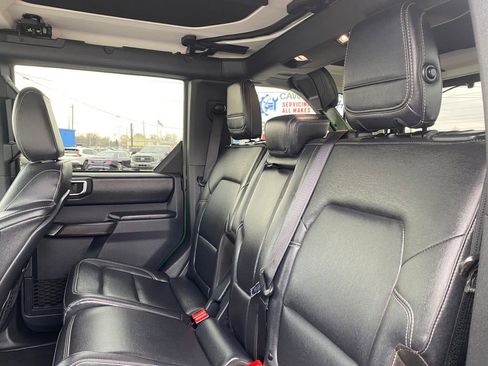 Used 2025 Ford Bronco Badlands w/ Sasquatch Package image 16