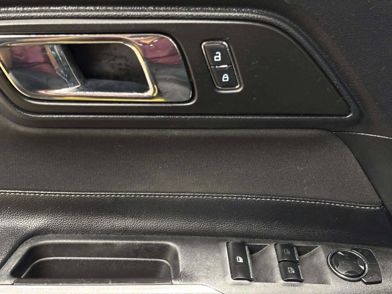 Used 2016 Ford Mustang Convertible w/ Equipment Group 051A RWD image 29