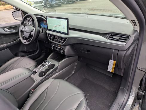 New 2026 Ford Escape SE w/ PHEV Premium Package FWD image 38