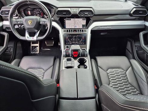 Used 2022 Lamborghini Urus AWD/4WD image 19
