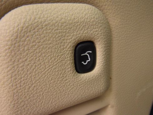 Used 2018 Jeep Grand Cherokee Laredo AWD/4WD image 32