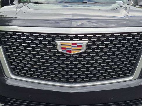 Used 2022 Cadillac Escalade ESV Premium Luxury AWD/4WD image 9