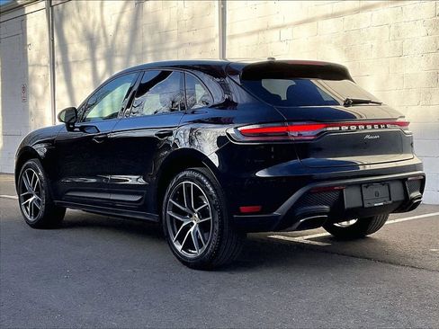 Used 2025 Porsche Macan image 3