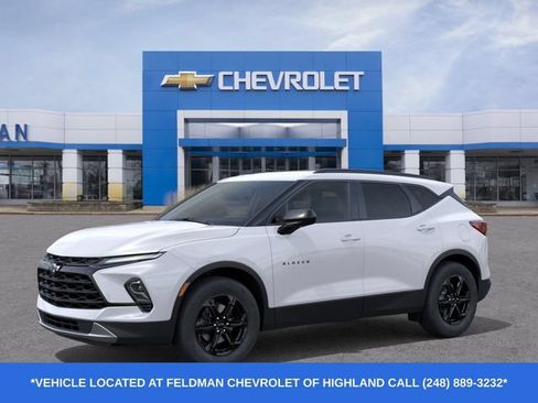 New 2026 Chevrolet Blazer LT w/ Convenience Package FWD image 2