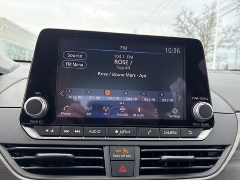 Used 2025 Nissan Altima 2.5 SV image 24