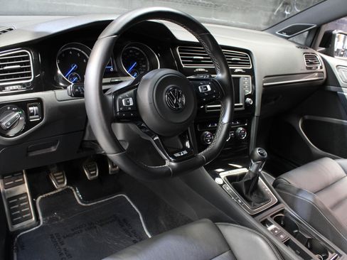 Used 2017 Volkswagen Golf R 4-Door image 20