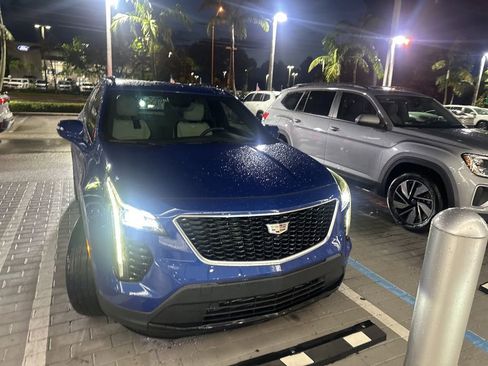 Used 2022 Cadillac XT4 Sport w/ Comfort Package FWD image 2