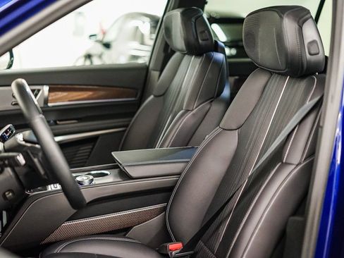 Used 2026 Cadillac Vistiq Sport image 19