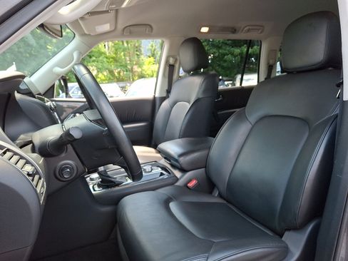 Used 2022 Nissan Armada SV w/ SV Appearance Package AWD/4WD image 12