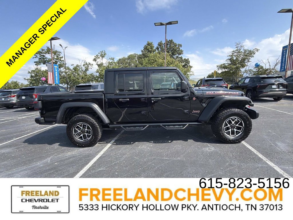 Used 2024 Jeep Gladiator Rubicon w/ Technology Group AWD/4WD image 2