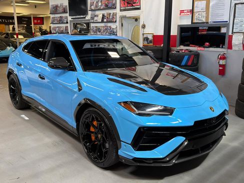 Used 2024 Lamborghini Urus Performante image 3