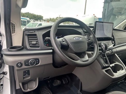 Used 2024 Ford Transit 350 XLT image 32