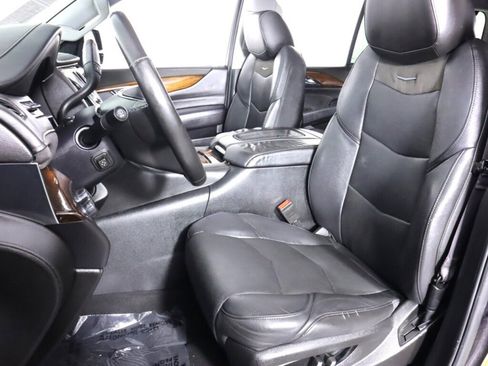 Used 2016 Cadillac Escalade Premium image 32
