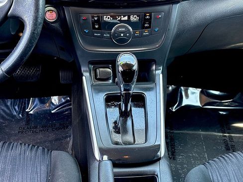 Used 2019 Nissan Sentra SV FWD image 16