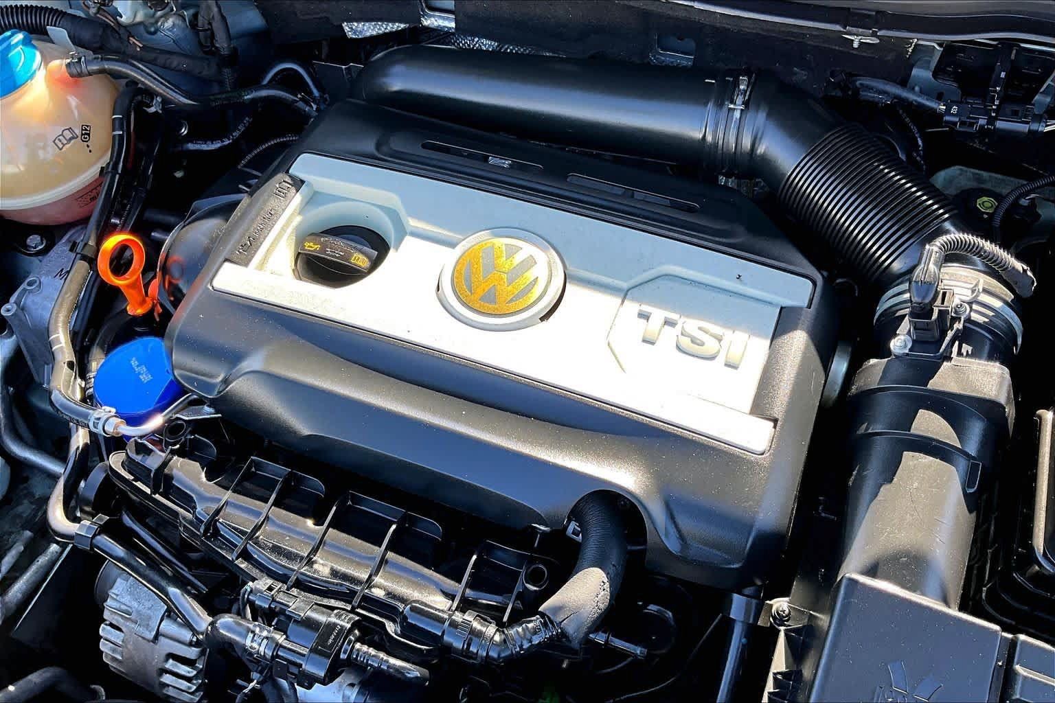 Used 2009 Volkswagen CC Sport FWD image 25