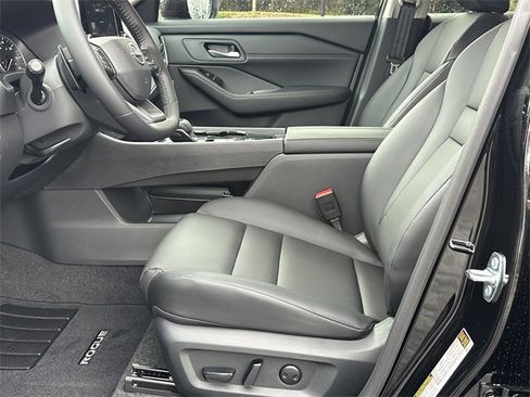 New 2026 Nissan Rogue SV image 10
