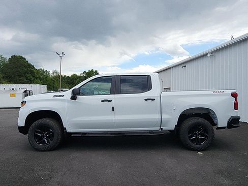 New 2026 Chevrolet Silverado 1500 Custom Trail Boss w/ LPO, Dark Essentials Package AWD/4WD image 2