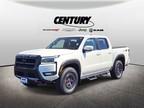 Used 2025 Nissan Frontier PRO-4X w/ Pro Convenience Package image 8