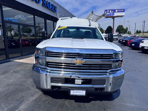 Used 2015 Chevrolet Silverado 3500 W/T image 9