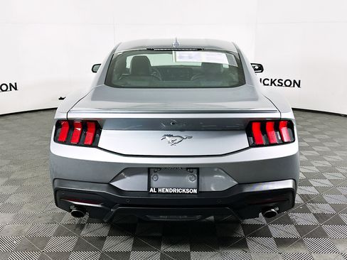Used 2024 Ford Mustang Premium image 4