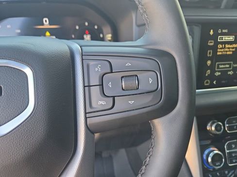 Used 2024 GMC Yukon XL Denali image 8