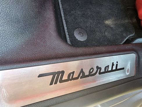 Used 2017 Maserati Levante S image 17