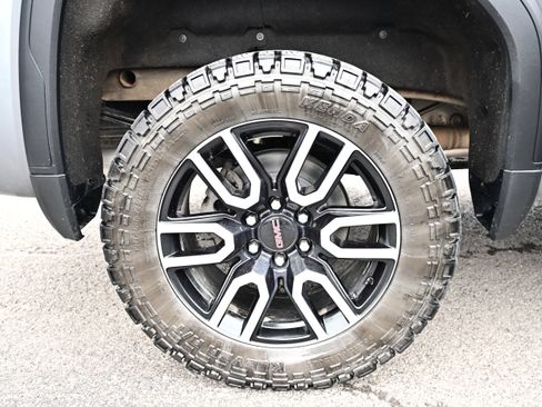 Used 2022 GMC Sierra 1500 AT4 w/ AT4 Preferred Package AWD/4WD image 9