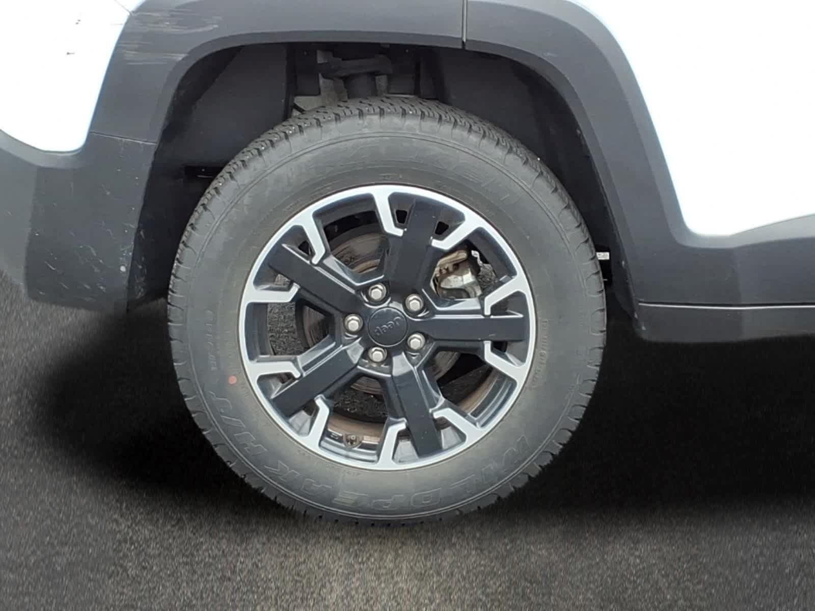 Used 2023 Jeep Renegade Trailhawk AWD/4WD image 4